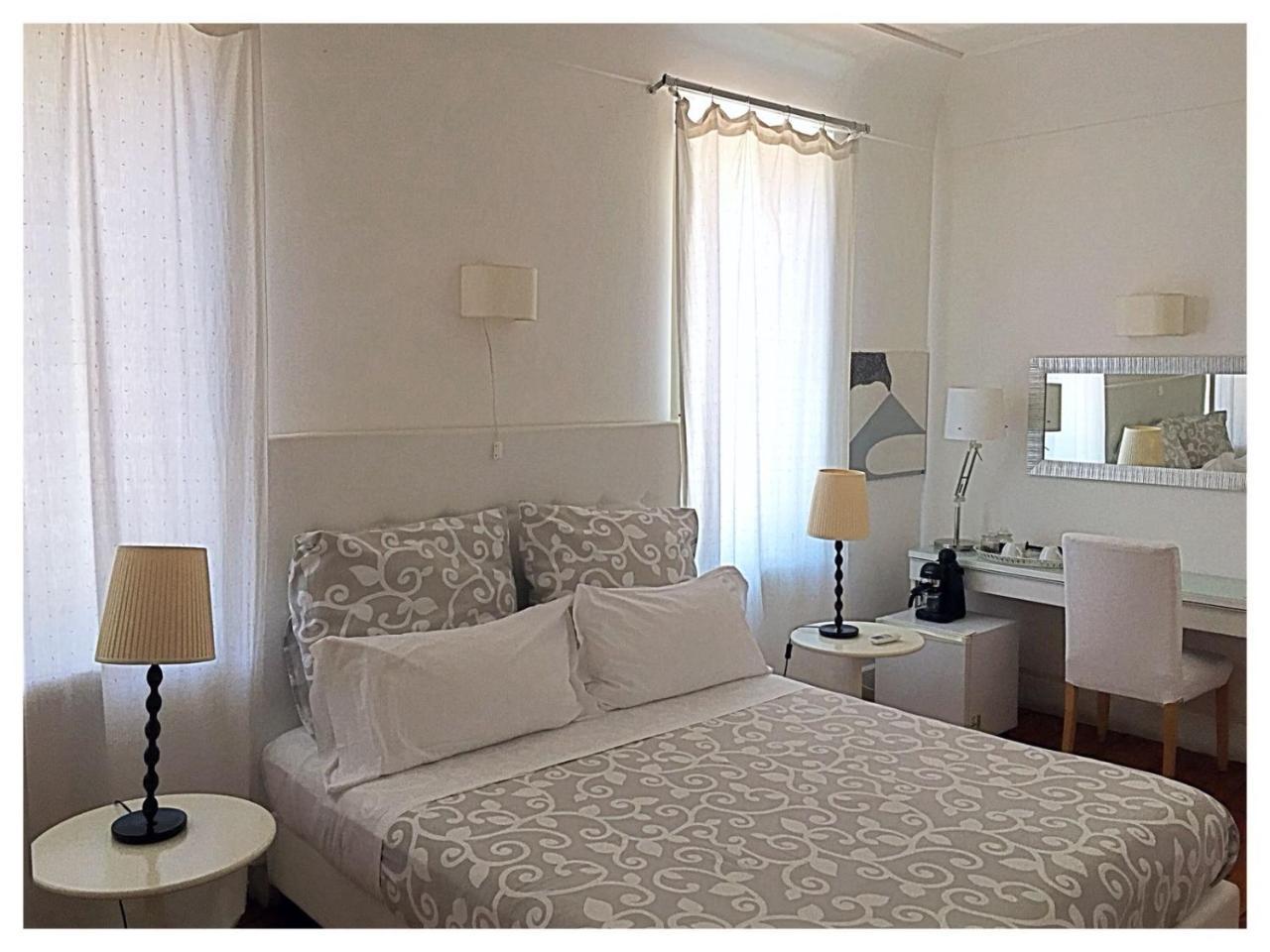 Relais Piazza Dei Martiri Bed & Breakfast Napoli Dış mekan fotoğraf